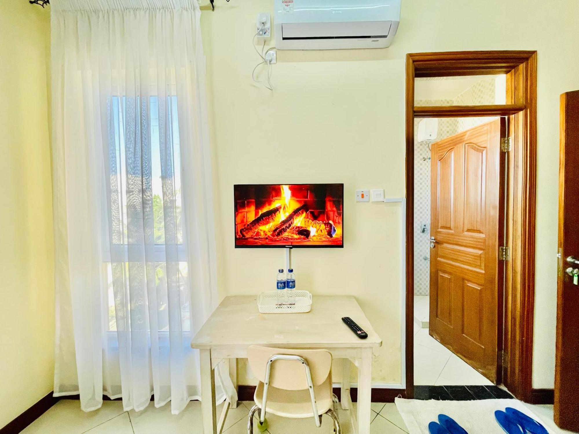 Bed and Breakfast Elna'S Nyali - Work & Unwind - Pool, Sea Views, Ac & Fast Wi-Fi Mombasa Exterior foto