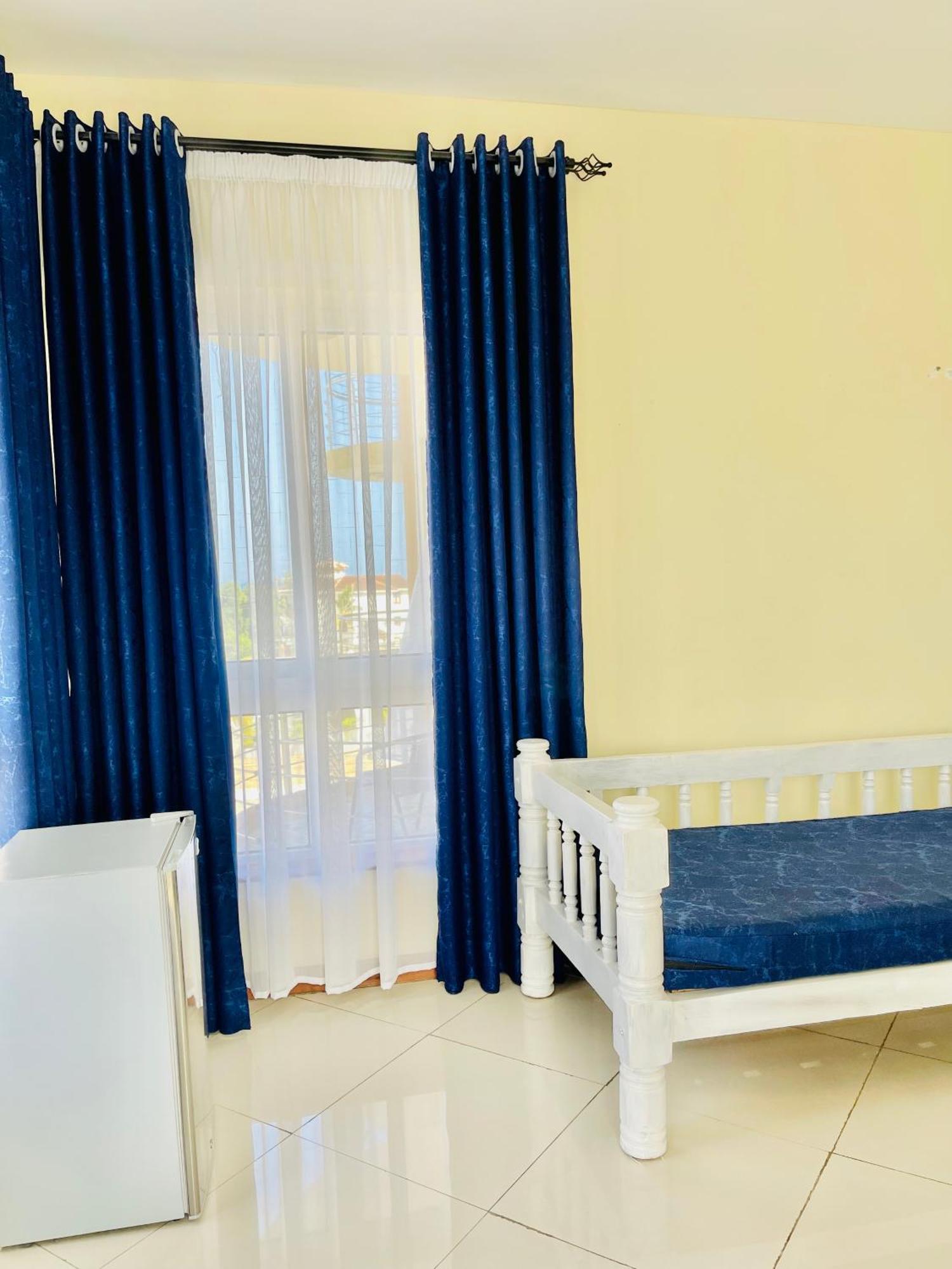 Bed and Breakfast Elna'S Nyali - Work & Unwind - Pool, Sea Views, Ac & Fast Wi-Fi Mombasa Exterior foto