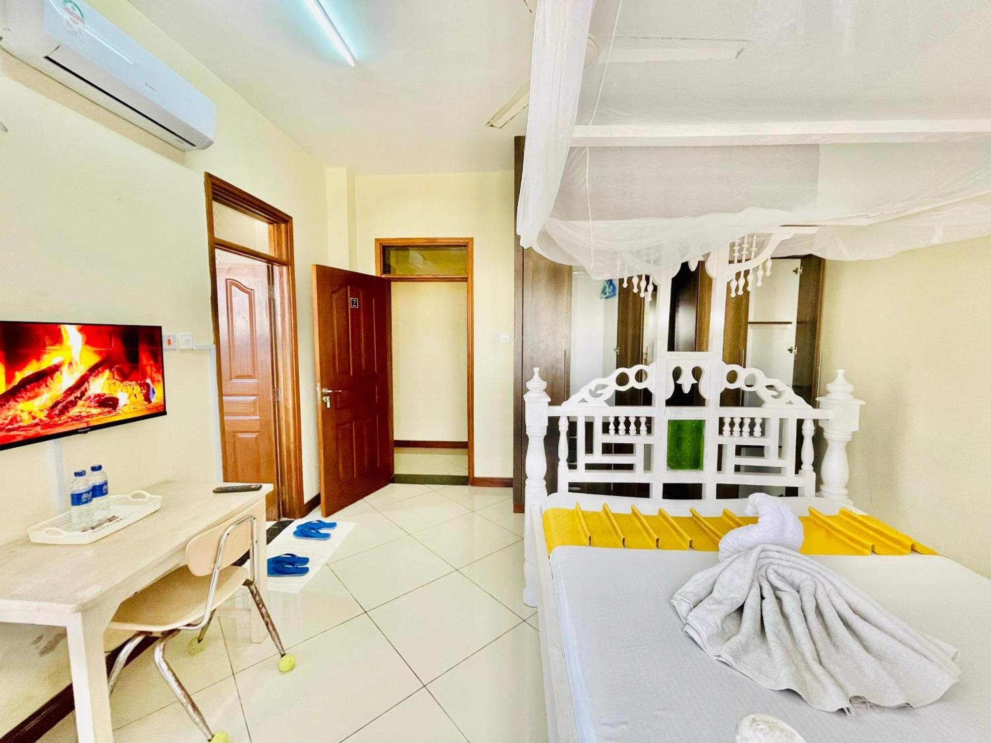 Bed and Breakfast Elna'S Nyali - Work & Unwind - Pool, Sea Views, Ac & Fast Wi-Fi Mombasa Exterior foto