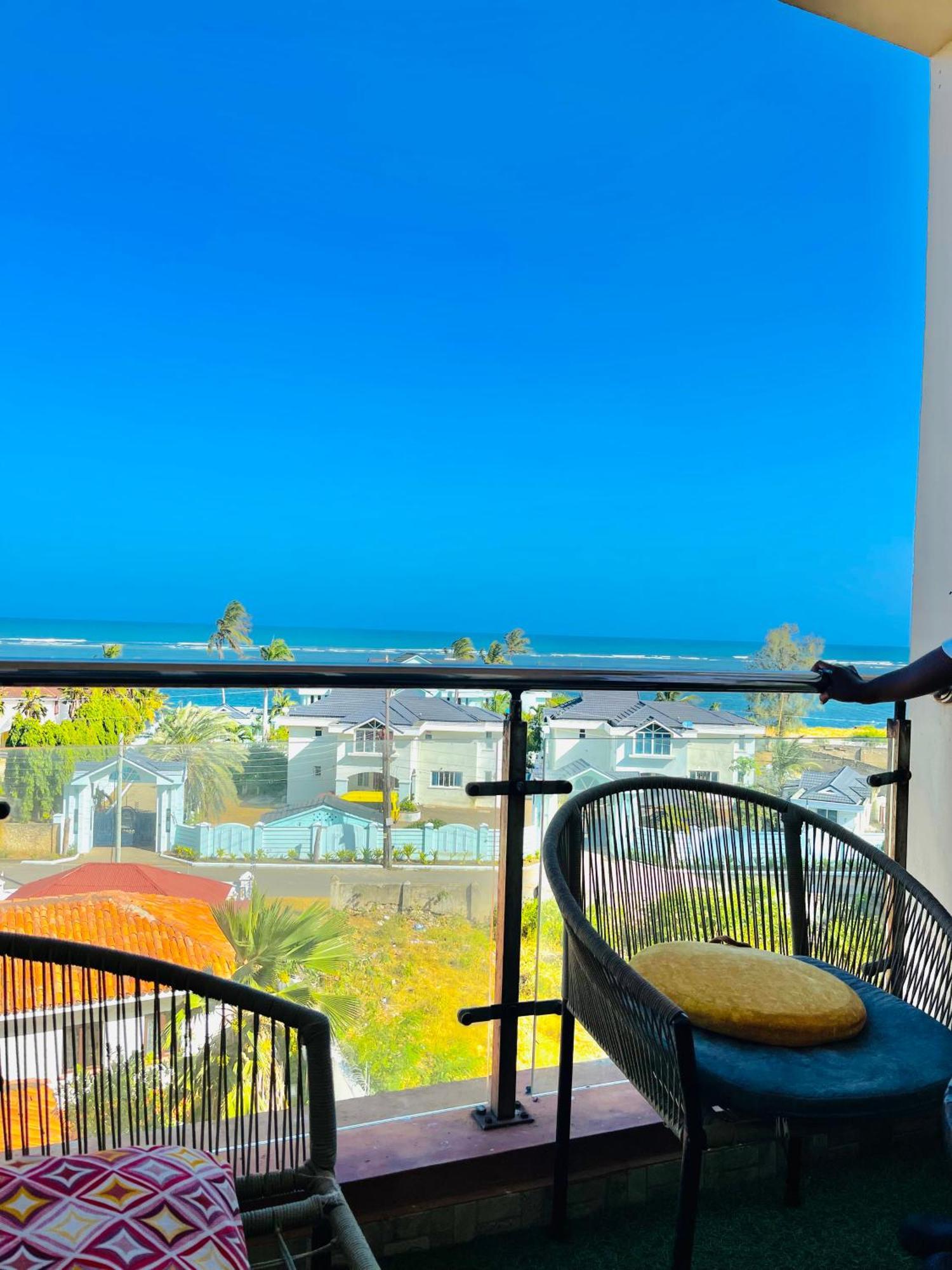 Bed and Breakfast Elna'S Nyali - Work & Unwind - Pool, Sea Views, Ac & Fast Wi-Fi Mombasa Exterior foto