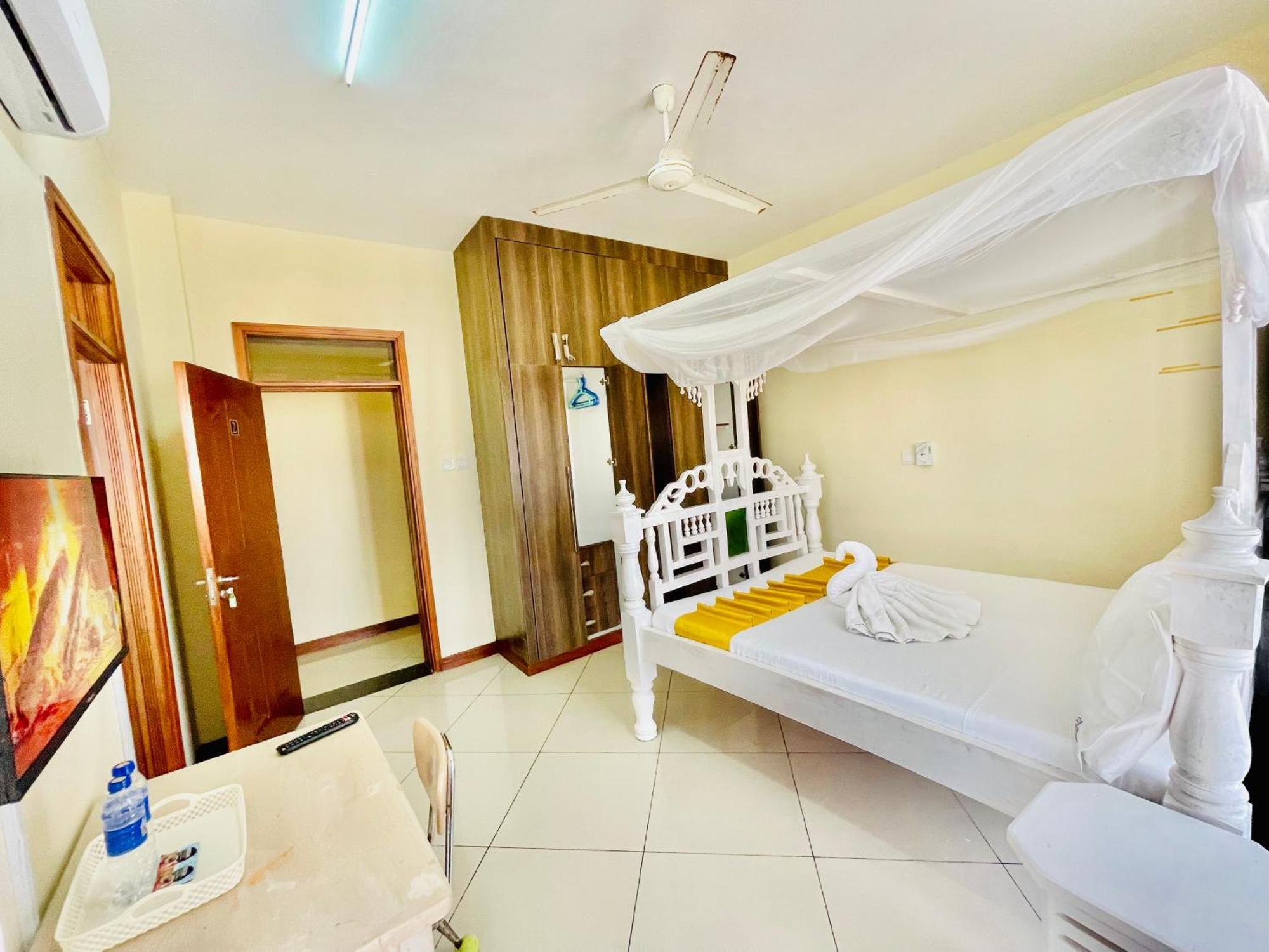 Bed and Breakfast Elna'S Nyali - Work & Unwind - Pool, Sea Views, Ac & Fast Wi-Fi Mombasa Exterior foto